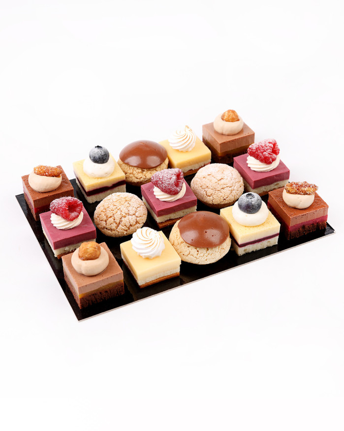 Coffret de 15 mignardises